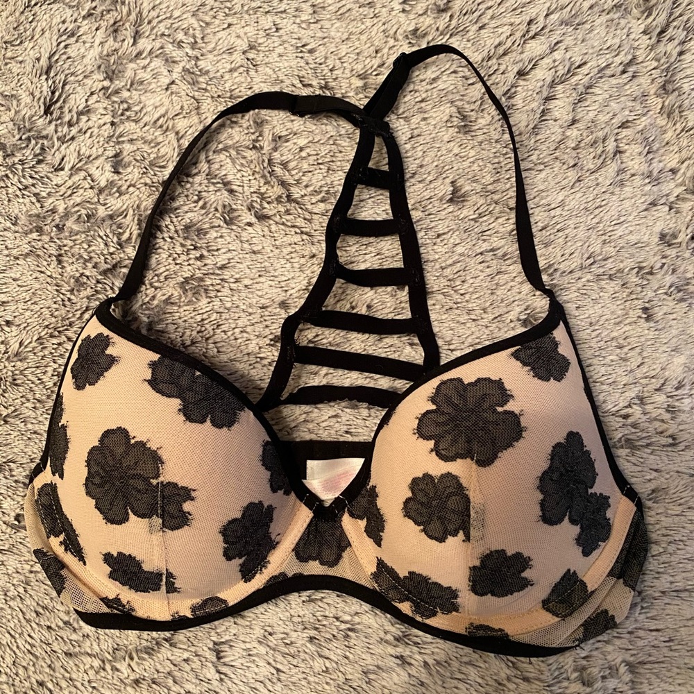 3 for 25! Victoria’s Secret Bra